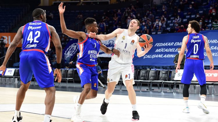 Anadolu Efes - Real Madrid