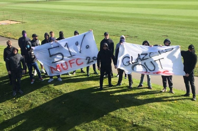 Navijači Manchester Uniteda, Carrington