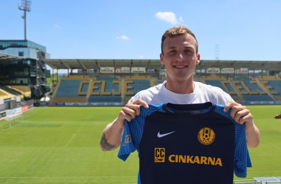 Adam Jakobsen, nogometaš