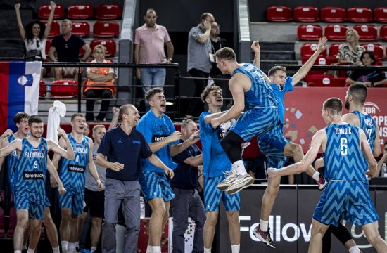 Slovenska košarkarska reprezentanca do 18 let