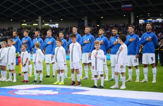 slovenija švedska v živo prenos sportklub
