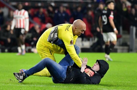 Marko Dmitrović PSV Sevilla