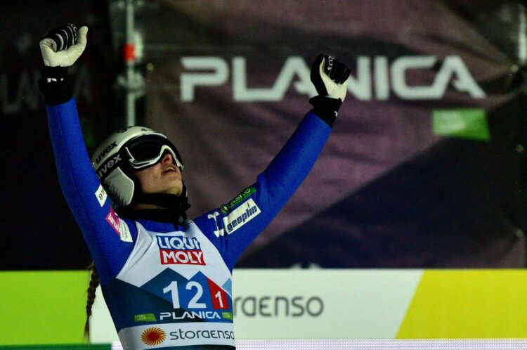 Nika Križnar