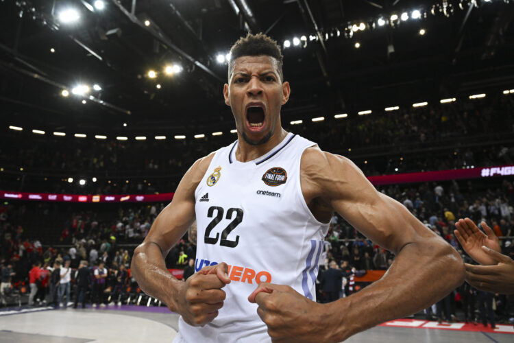 Walter Tavares
