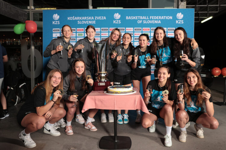 Slovenija košarka ženske U18
