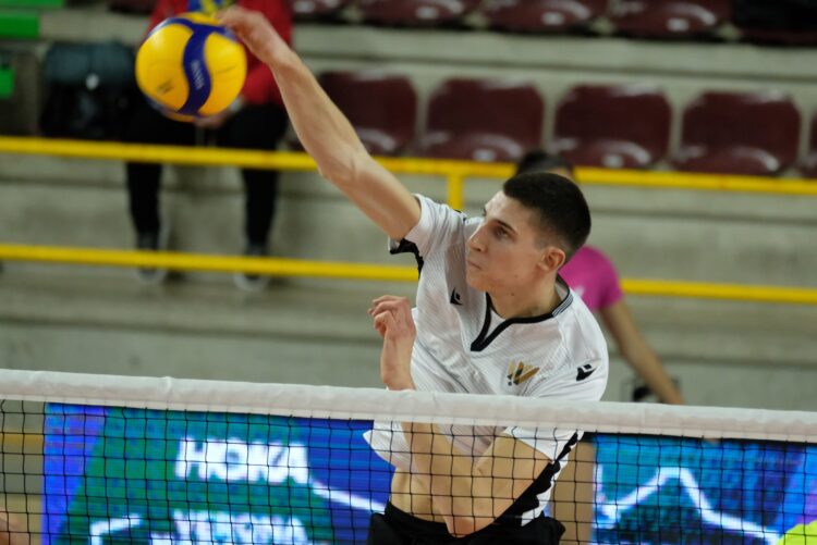 Uroš Nikolić