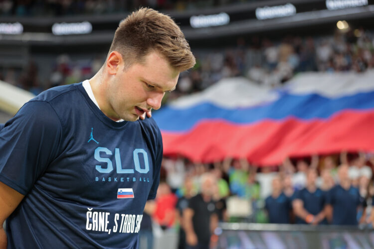 Slovenija španija v živo prenos tekme