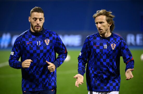 Nikola Vlašić Luka Modrić