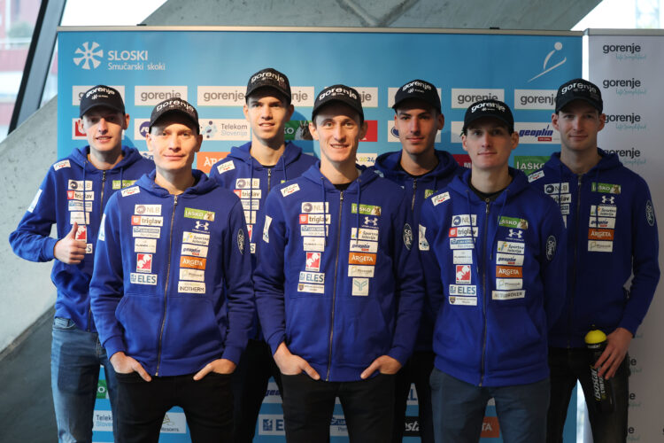 slovenska reprezentanca v smučarskih skokih