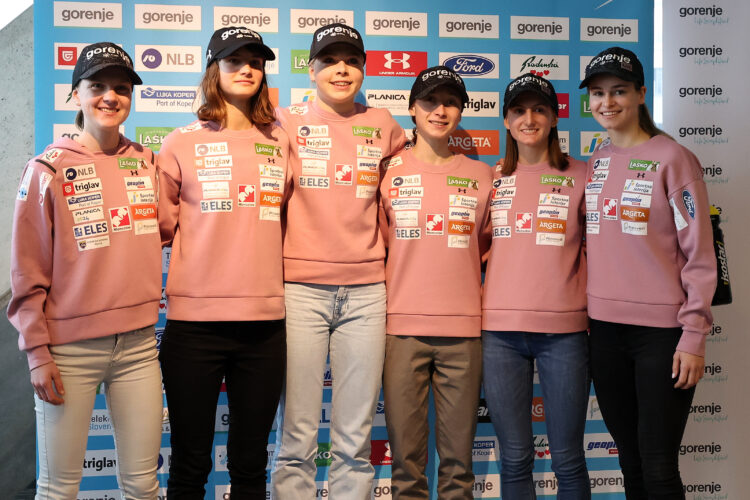 slovenska ženska skakalna reprezentanca