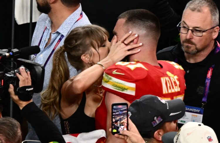 Taylor Swift Travis Kelce
