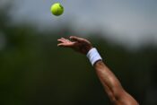 Tenis