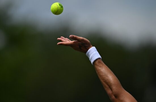 Tenis