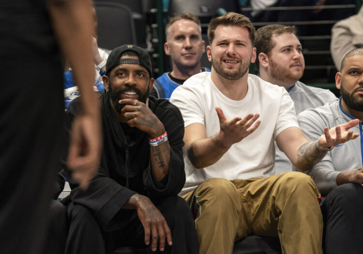 Pistons Mavericks Basketball