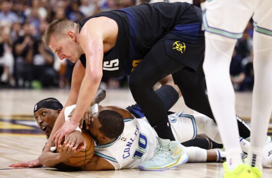 Nuggets Wolves
