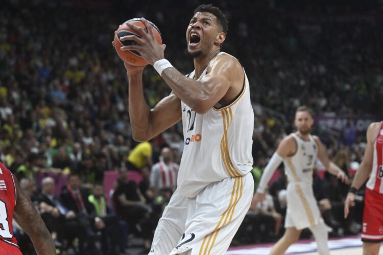 Walter Tavares