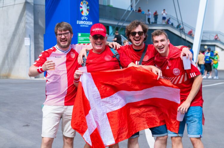 Danska - Slovenija navijači