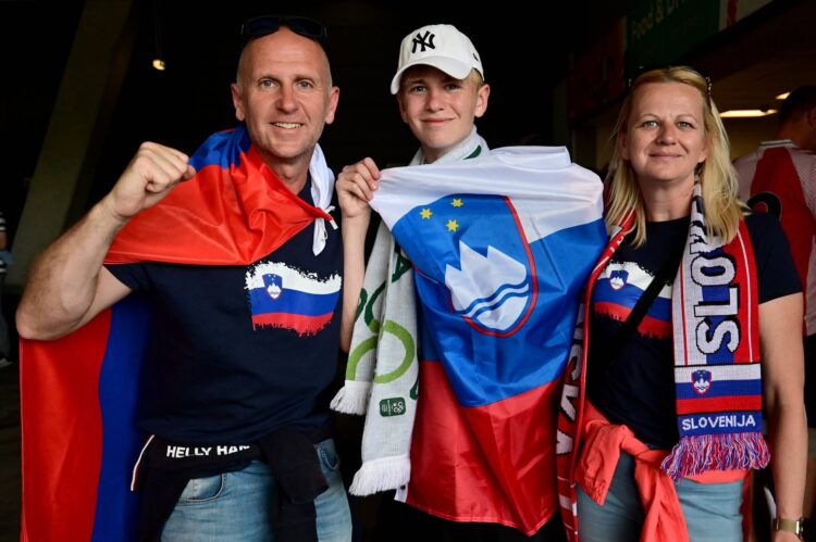 Danska - Slovenija navijači