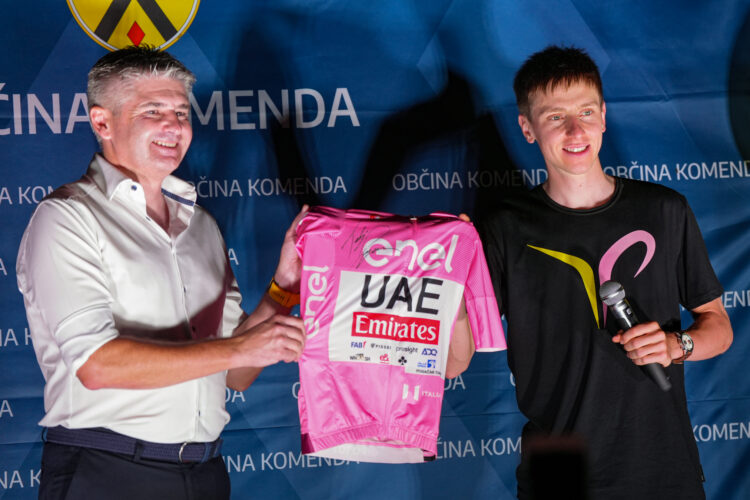 Sprejem Pogačarja v Komendi