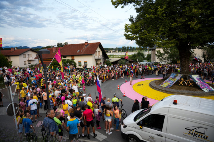 Sprejem Pogačarja v Komendi