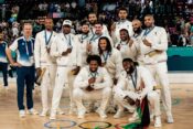 FRA, Paris, Olympischen Spiele Paris 2024, (10.08.2024, Basketball Herren Siegerehrung, Bercy Arena) Silber für die Herr
