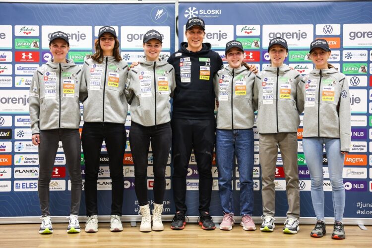 slovenska ženska skakalna reprezentanca