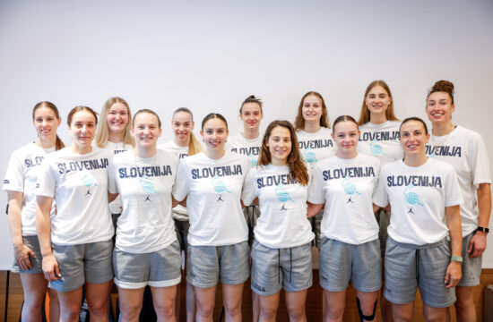 Slovenska ženska košarkarska reprezentanca