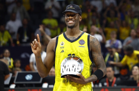 Nigel Hayes Davis