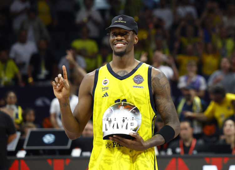 Nigel Hayes Davis