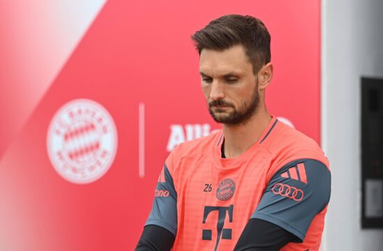 Sven ULREICH,Torwart (Bayern Muenchen) trauert um seinen Sohn Len