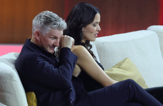 ZDF-Unterhaltungsshow Wetten dass..? - live aus Offenburg Bastian Schweinsteiger mit Ehefrau Ana Ivanovic. ZDF-Unterhalt