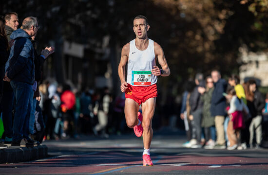 Marathon: Valencia Maraton Trinidad Alfonso EDP 2023; Valencia / Spanien, 03.12.2023 Dario IVANOVSKI ( 125) beim Maratho